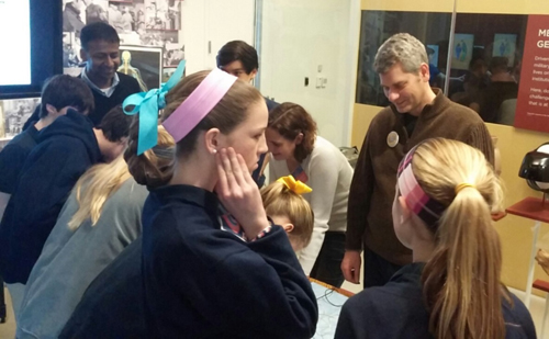 Brain Awareness Week 2014 - scientists talk with students