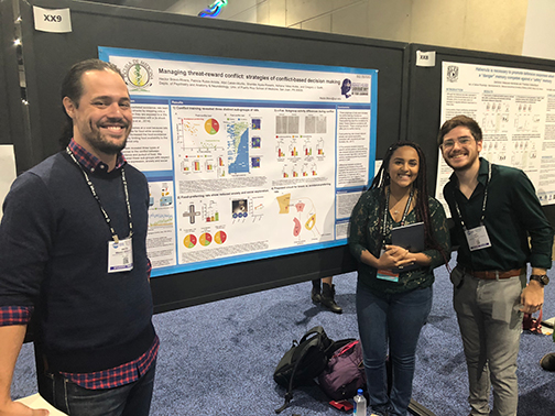“fear lab” trainees with poster at SFN 2018