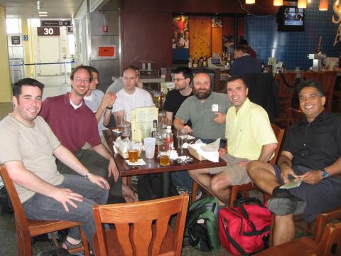 Members of FMRIF and SFIM about to fly out of DC Airport to attend OHBM 2007